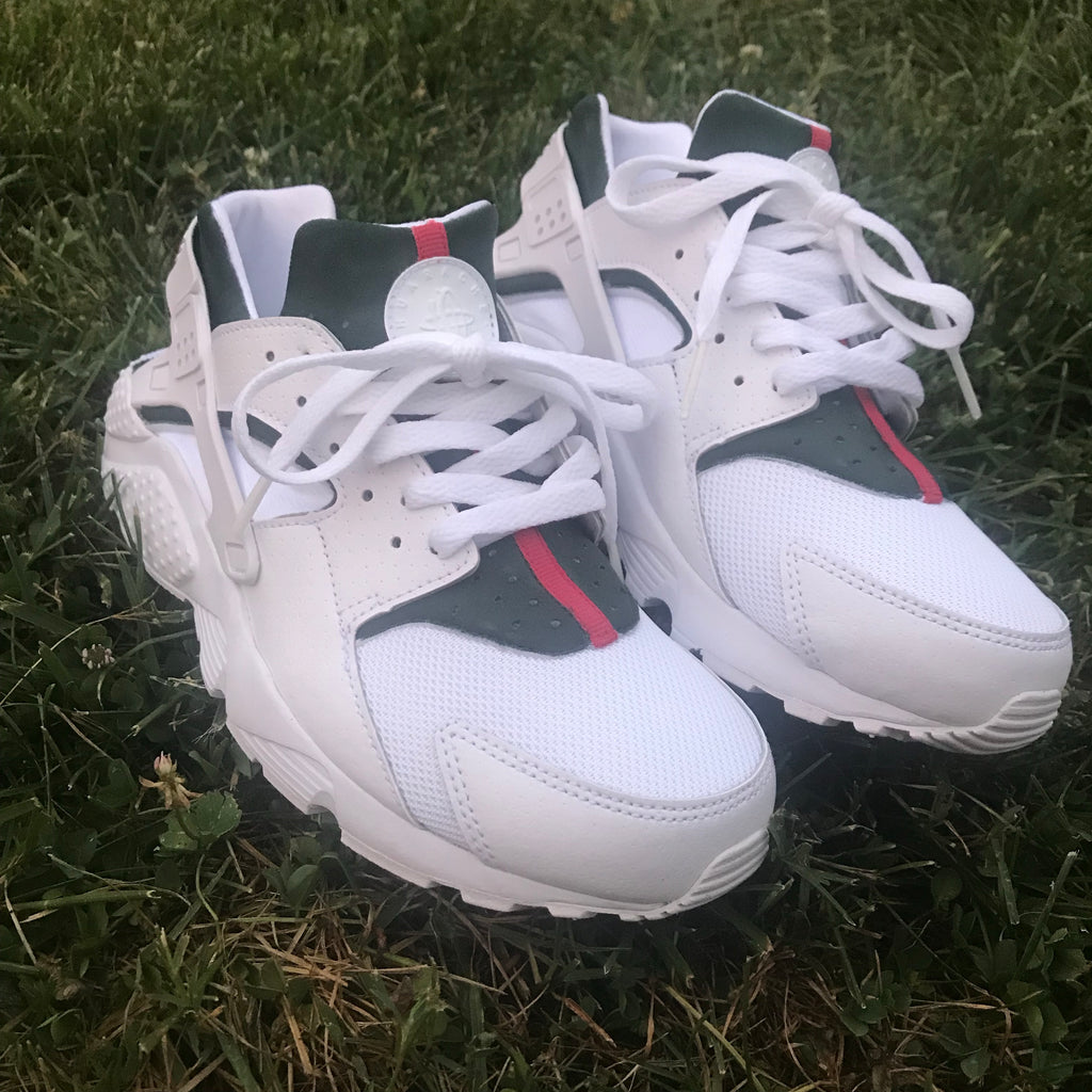 Custom Painted Green/Red Nike Air Huaraches **Add Exact Size in Notes** Grade School 3.5-7y / Original Green with Red